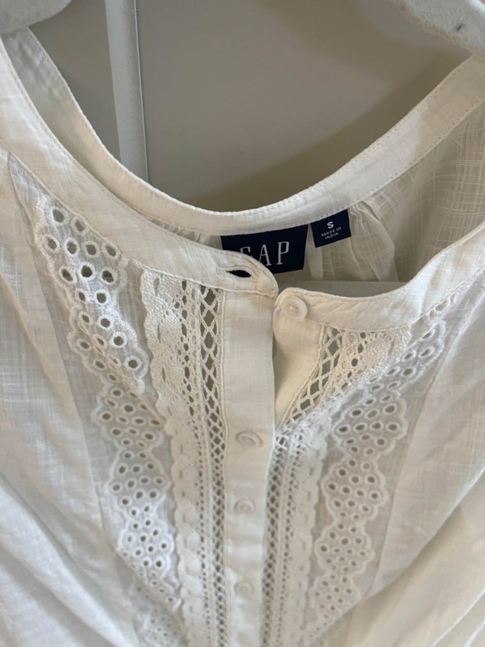 GAP White Eyelet-Trim Button Front Blouse - Picture 3 of 4